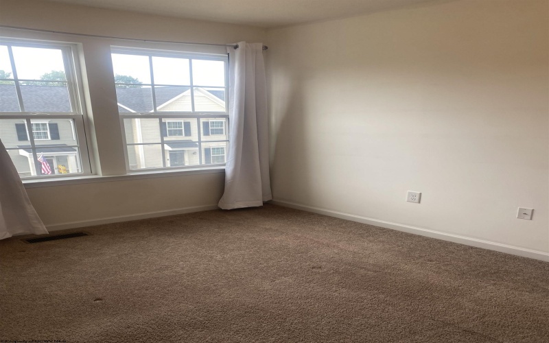 203 Queensbury CT Court, White Hall, West Virginia 26554, 3 Bedroom Bedrooms, 7 Room Rooms,2 BathroomBathrooms,Single Family Attached,For Sale,Queensbury CT,0,10166827