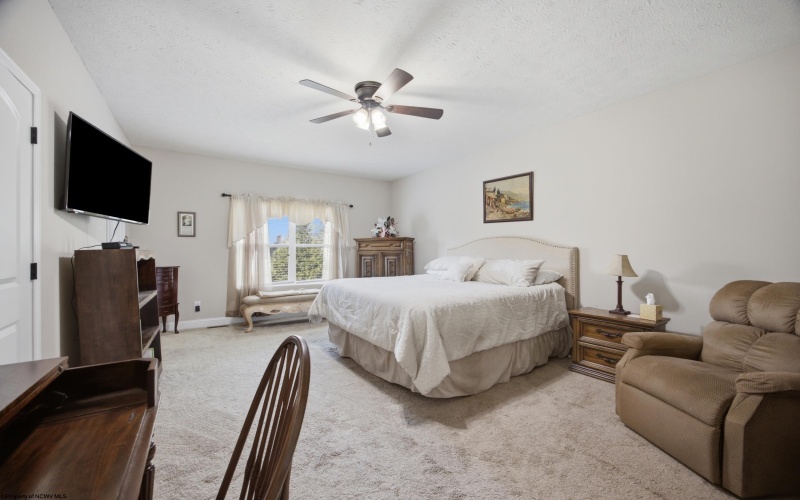 401 Tupelo Lane, Bridgeport, West Virginia 26330, 4 Bedroom Bedrooms, 6 Room Rooms,3 BathroomBathrooms,Single Family Attached,For Sale,Tupelo,0,10166832