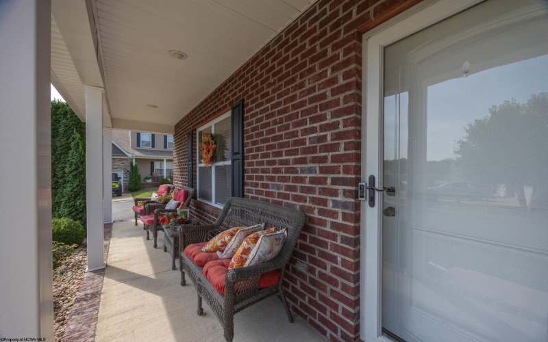401 Tupelo Lane, Bridgeport, West Virginia 26330, 4 Bedroom Bedrooms, 6 Room Rooms,3 BathroomBathrooms,Single Family Attached,For Sale,Tupelo,0,10166832