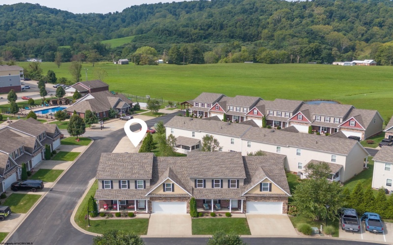 401 Tupelo Lane, Bridgeport, West Virginia 26330, 4 Bedroom Bedrooms, 6 Room Rooms,3 BathroomBathrooms,Single Family Attached,For Sale,Tupelo,0,10166832