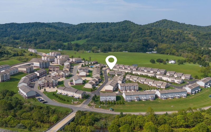 401 Tupelo Lane, Bridgeport, West Virginia 26330, 4 Bedroom Bedrooms, 6 Room Rooms,3 BathroomBathrooms,Single Family Attached,For Sale,Tupelo,0,10166832