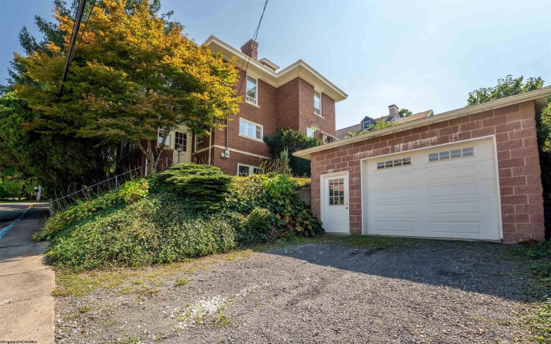 112 Wagner Road, Morgantown, West Virginia 26501, 6 Bedroom Bedrooms, 12 Room Rooms,2 BathroomBathrooms,Single Family Detached,For Sale,Wagner,0,10166836