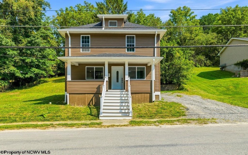227 Diamond Street, Elkins, West Virginia 26241, 3 Bedroom Bedrooms, 7 Room Rooms,3 BathroomBathrooms,Single Family Detached,For Sale,Diamond,0,10166835