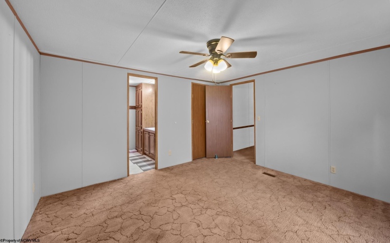 75 Hunters Pen Drive, Weston, West Virginia 26452, 3 Bedroom Bedrooms, 8 Room Rooms,2 BathroomBathrooms,Single Family Detached,For Sale,Hunters Pen,0,10166834