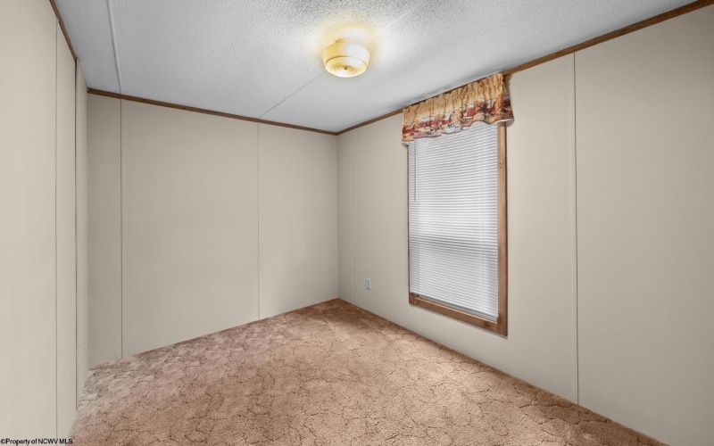 75 Hunters Pen Drive, Weston, West Virginia 26452, 3 Bedroom Bedrooms, 8 Room Rooms,2 BathroomBathrooms,Single Family Detached,For Sale,Hunters Pen,0,10166834