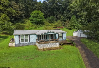 75 Hunters Pen Drive, Weston, West Virginia 26452, 3 Bedroom Bedrooms, 8 Room Rooms,2 BathroomBathrooms,Single Family Detached,For Sale,Hunters Pen,0,10166834