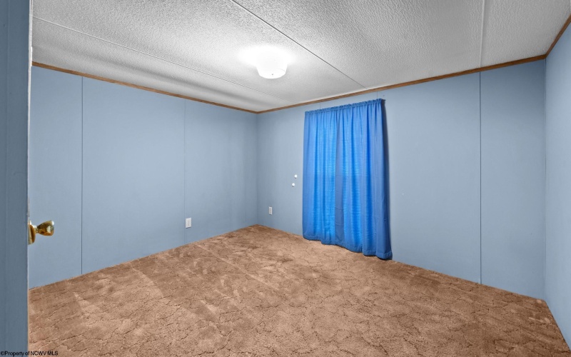 75 Hunters Pen Drive, Weston, West Virginia 26452, 3 Bedroom Bedrooms, 8 Room Rooms,2 BathroomBathrooms,Single Family Detached,For Sale,Hunters Pen,0,10166834