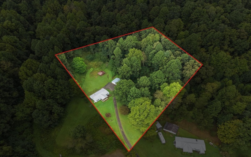 75 Hunters Pen Drive, Weston, West Virginia 26452, 3 Bedroom Bedrooms, 8 Room Rooms,2 BathroomBathrooms,Single Family Detached,For Sale,Hunters Pen,0,10166834