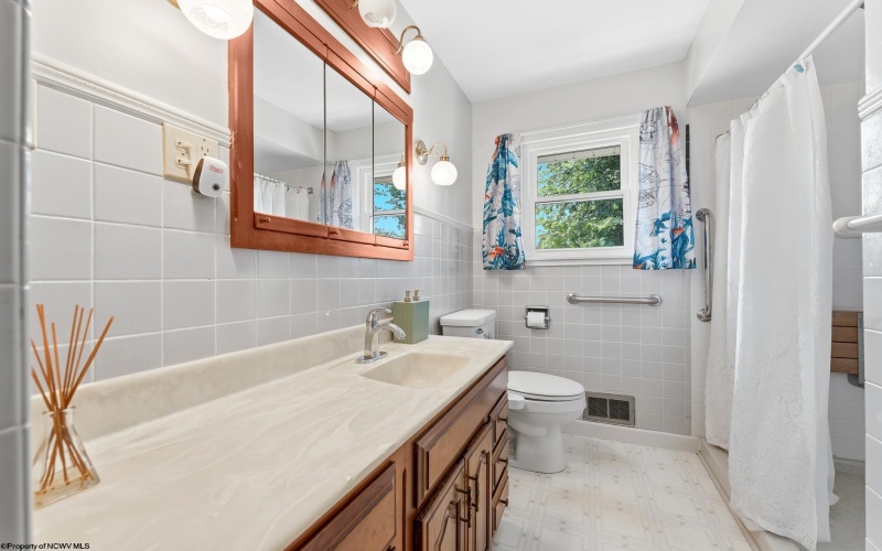 17 Grandview Terrace, Uniontown, Pennsylvania 15401, 3 Bedroom Bedrooms, 6 Room Rooms,2 BathroomBathrooms,Single Family Detached,For Sale,Grandview,0,10166844