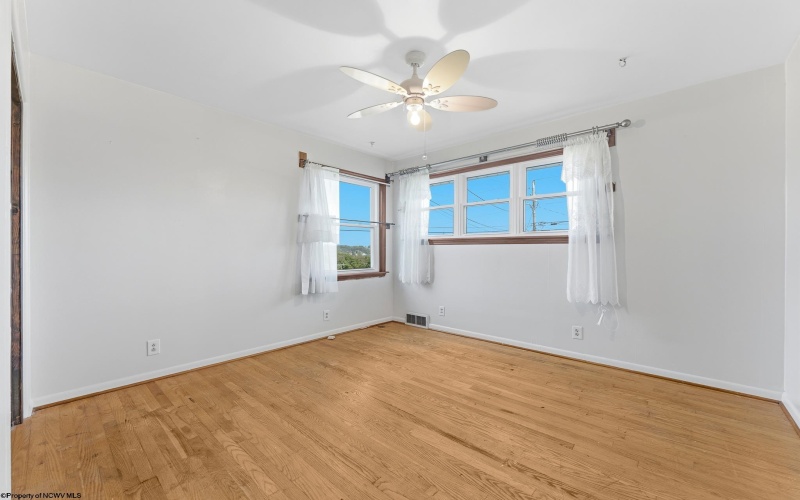 17 Grandview Terrace, Uniontown, Pennsylvania 15401, 3 Bedroom Bedrooms, 6 Room Rooms,2 BathroomBathrooms,Single Family Detached,For Sale,Grandview,0,10166844