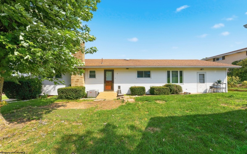 17 Grandview Terrace, Uniontown, Pennsylvania 15401, 3 Bedroom Bedrooms, 6 Room Rooms,2 BathroomBathrooms,Single Family Detached,For Sale,Grandview,0,10166844
