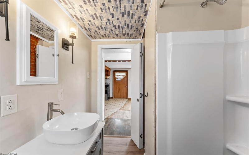 133 Cryster Lane, Morgantown, West Virginia 26508, 3 Bedroom Bedrooms, 6 Room Rooms,2 BathroomBathrooms,Single Family Detached,For Sale,Cryster,0,10166853