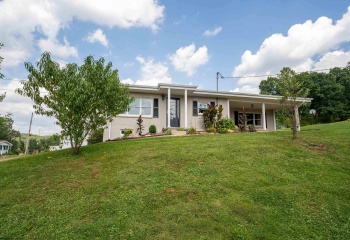 133 Cryster Lane, Morgantown, West Virginia 26508, 3 Bedroom Bedrooms, 6 Room Rooms,2 BathroomBathrooms,Single Family Detached,For Sale,Cryster,0,10166853