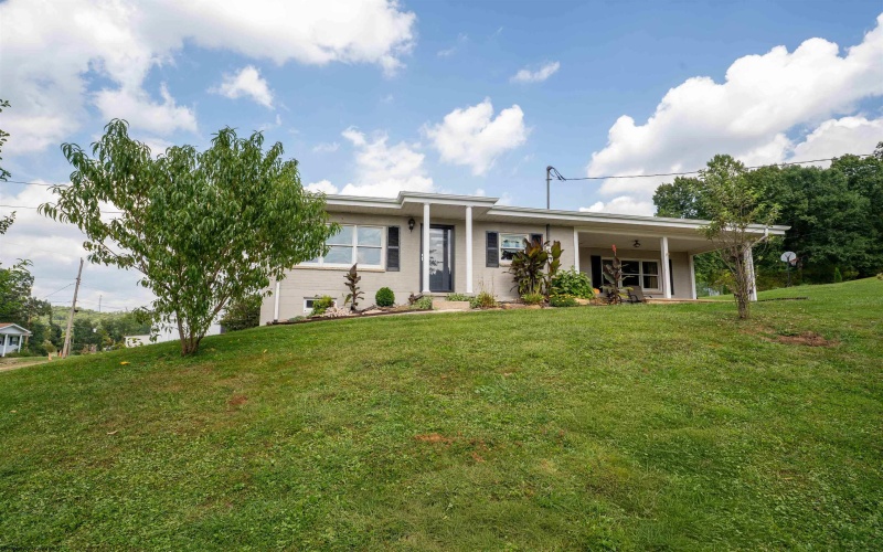 133 Cryster Lane, Morgantown, West Virginia 26508, 3 Bedroom Bedrooms, 6 Room Rooms,2 BathroomBathrooms,Single Family Detached,For Sale,Cryster,0,10166853