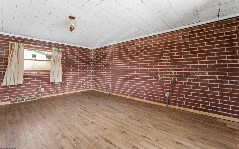 133 Cryster Lane, Morgantown, West Virginia 26508, 3 Bedroom Bedrooms, 6 Room Rooms,2 BathroomBathrooms,Single Family Detached,For Sale,Cryster,0,10166853