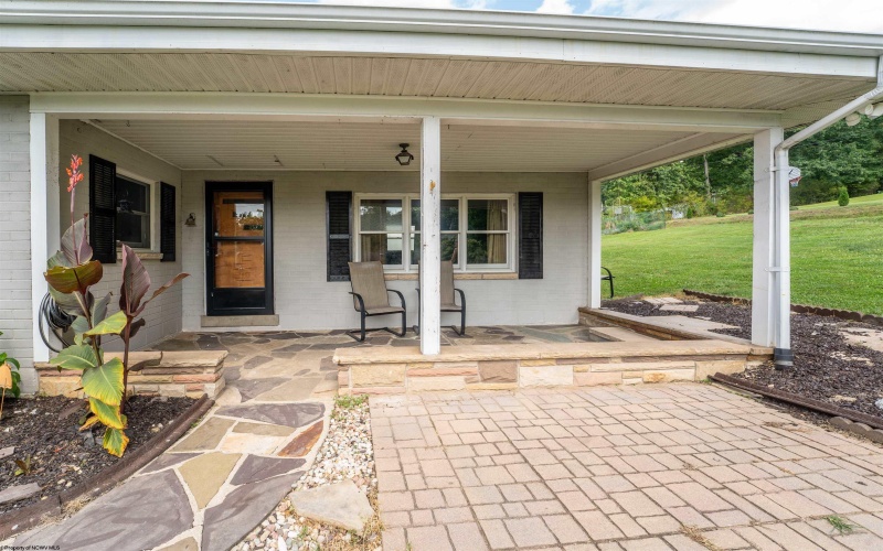 133 Cryster Lane, Morgantown, West Virginia 26508, 3 Bedroom Bedrooms, 6 Room Rooms,2 BathroomBathrooms,Single Family Detached,For Sale,Cryster,0,10166853