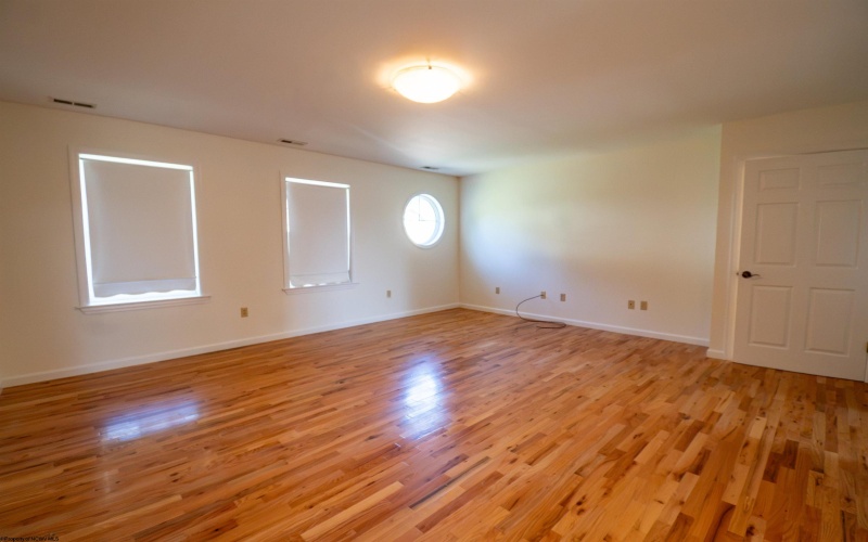356 Charleston Avenue, Morgantown, West Virginia 26501, 3 Bedroom Bedrooms, 10 Room Rooms,3 BathroomBathrooms,Single Family Detached,For Sale,Charleston,0,10166852