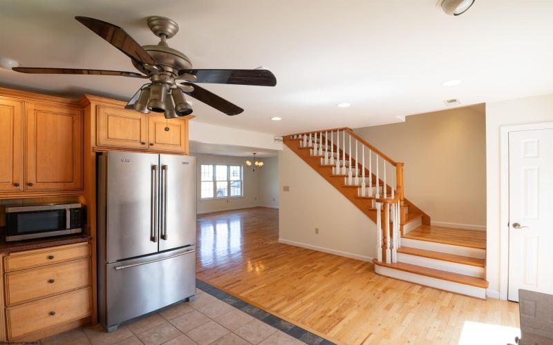 356 Charleston Avenue, Morgantown, West Virginia 26501, 3 Bedroom Bedrooms, 10 Room Rooms,3 BathroomBathrooms,Single Family Detached,For Sale,Charleston,0,10166852