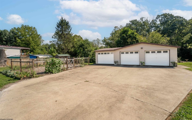 104 Dunkard Avenue, Mount Morris, Pennsylvania 15349, 3 Bedroom Bedrooms, 8 Room Rooms,2 BathroomBathrooms,Single Family Detached,For Sale,Dunkard,0,10166845
