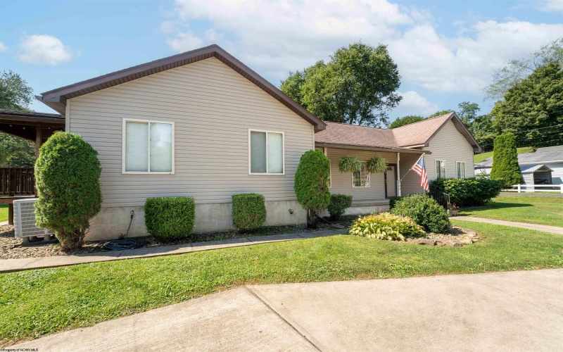 104 Dunkard Avenue, Mount Morris, Pennsylvania 15349, 3 Bedroom Bedrooms, 8 Room Rooms,2 BathroomBathrooms,Single Family Detached,For Sale,Dunkard,0,10166845