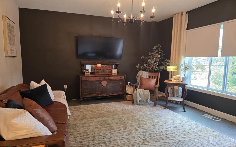 498 Gay Street, Grafton, West Virginia 26354, 4 Bedroom Bedrooms, 7 Room Rooms,1 BathroomBathrooms,Single Family Detached,For Sale,Gay,0,10165663