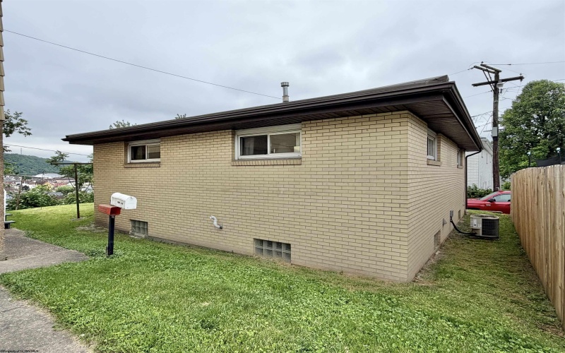 520 Mahan Avenue, Follansbee, West Virginia 26037, 2 Bedroom Bedrooms, 4 Room Rooms,1 BathroomBathrooms,Single Family Detached,For Sale,Mahan,0,10165131