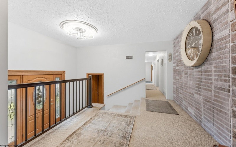 105 Jaynes Drive, Fairmont, West Virginia 26554, 4 Bedroom Bedrooms, 11 Room Rooms,3 BathroomBathrooms,Single Family Detached,For Sale,Jaynes,0,10166857
