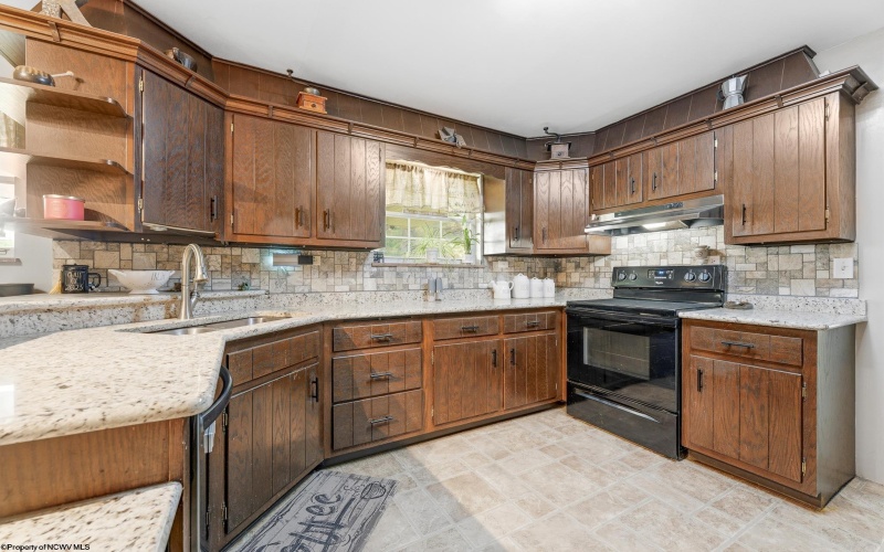 105 Jaynes Drive, Fairmont, West Virginia 26554, 4 Bedroom Bedrooms, 11 Room Rooms,3 BathroomBathrooms,Single Family Detached,For Sale,Jaynes,0,10166857
