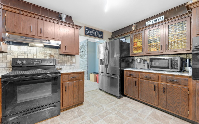105 Jaynes Drive, Fairmont, West Virginia 26554, 4 Bedroom Bedrooms, 11 Room Rooms,3 BathroomBathrooms,Single Family Detached,For Sale,Jaynes,0,10166857