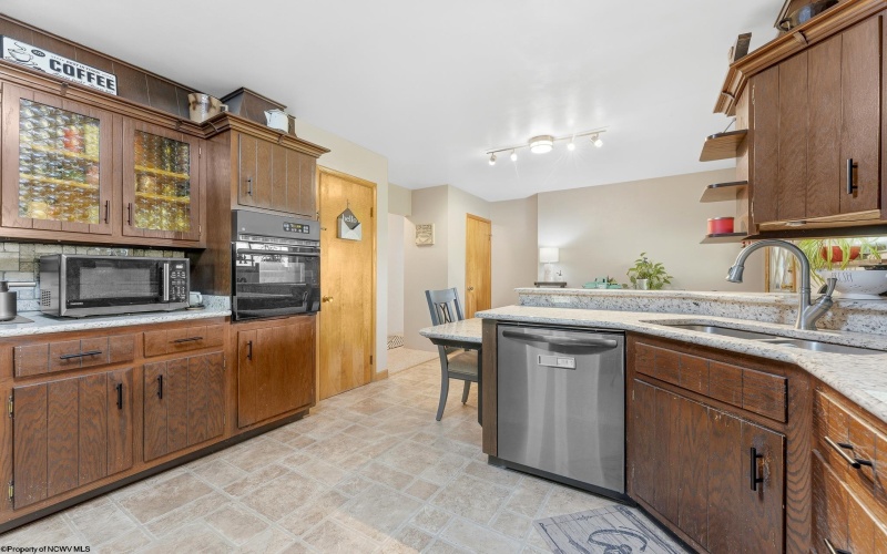 105 Jaynes Drive, Fairmont, West Virginia 26554, 4 Bedroom Bedrooms, 11 Room Rooms,3 BathroomBathrooms,Single Family Detached,For Sale,Jaynes,0,10166857