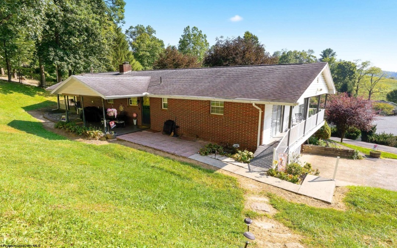 105 Jaynes Drive, Fairmont, West Virginia 26554, 4 Bedroom Bedrooms, 11 Room Rooms,3 BathroomBathrooms,Single Family Detached,For Sale,Jaynes,0,10166857