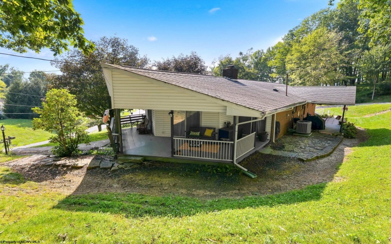 105 Jaynes Drive, Fairmont, West Virginia 26554, 4 Bedroom Bedrooms, 11 Room Rooms,3 BathroomBathrooms,Single Family Detached,For Sale,Jaynes,0,10166857