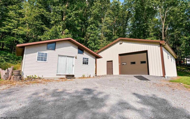 105 Jaynes Drive, Fairmont, West Virginia 26554, 4 Bedroom Bedrooms, 11 Room Rooms,3 BathroomBathrooms,Single Family Detached,For Sale,Jaynes,0,10166857