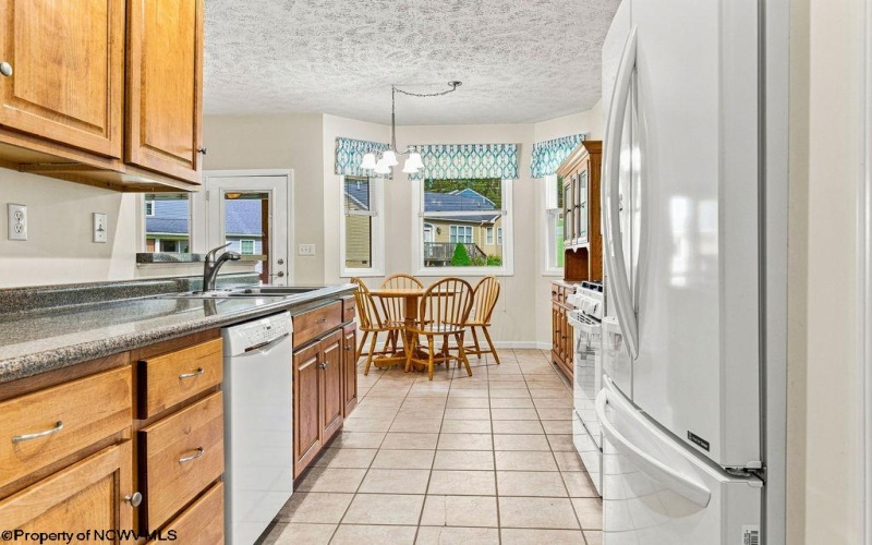 426 Shearwood Forest Drive, Bridgeport, West Virginia 26330, 3 Bedroom Bedrooms, 7 Room Rooms,2 BathroomBathrooms,Single Family Detached,For Sale,Shearwood Forest,0,10166866