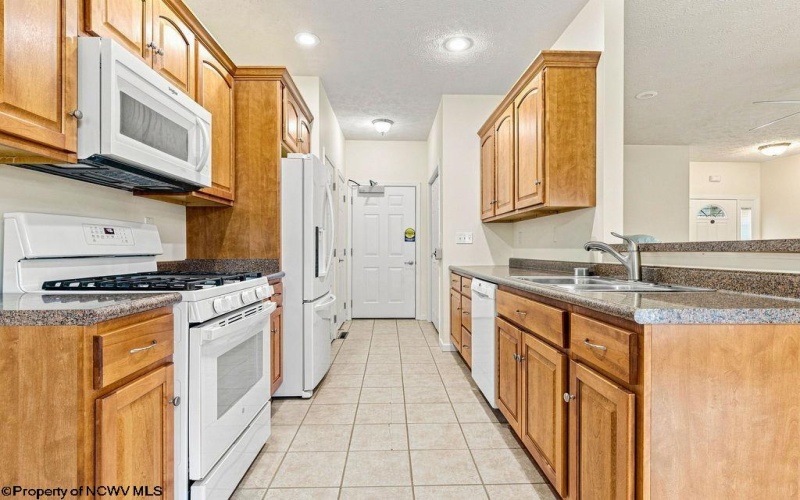 426 Shearwood Forest Drive, Bridgeport, West Virginia 26330, 3 Bedroom Bedrooms, 7 Room Rooms,2 BathroomBathrooms,Single Family Detached,For Sale,Shearwood Forest,0,10166866