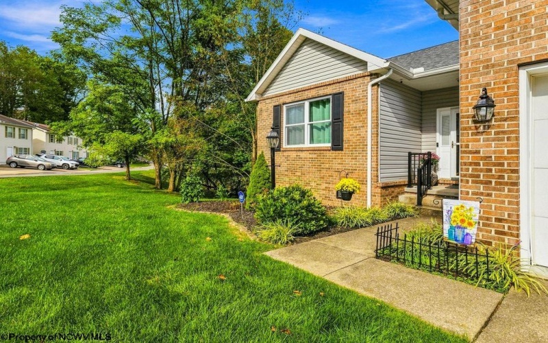 426 Shearwood Forest Drive, Bridgeport, West Virginia 26330, 3 Bedroom Bedrooms, 7 Room Rooms,2 BathroomBathrooms,Single Family Detached,For Sale,Shearwood Forest,0,10166866