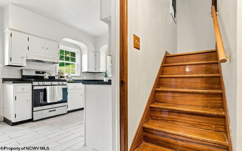 1243 College Park, Fairmont, West Virginia 26554, 3 Bedroom Bedrooms, 5 Room Rooms,1 BathroomBathrooms,Single Family Detached,For Sale,College,0,10166863