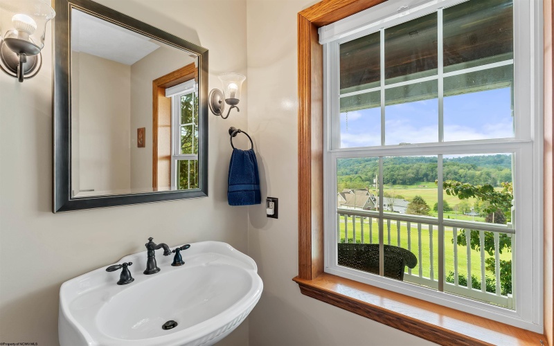 15 Franklin Farms Drive, Fairmont, West Virginia 26554, 3 Bedroom Bedrooms, 12 Room Rooms,3 BathroomBathrooms,Single Family Detached,For Sale,Franklin Farms,0,10166875