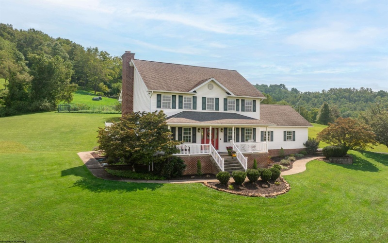 15 Franklin Farms Drive, Fairmont, West Virginia 26554, 3 Bedroom Bedrooms, 12 Room Rooms,3 BathroomBathrooms,Single Family Detached,For Sale,Franklin Farms,0,10166875