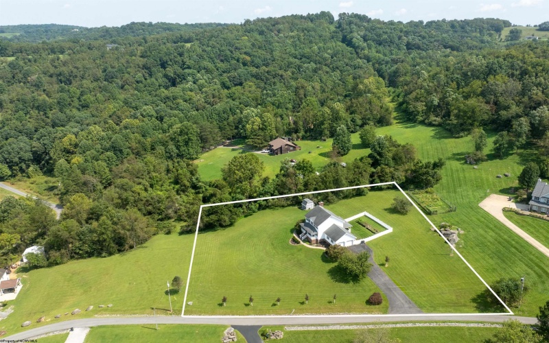 15 Franklin Farms Drive, Fairmont, West Virginia 26554, 3 Bedroom Bedrooms, 12 Room Rooms,3 BathroomBathrooms,Single Family Detached,For Sale,Franklin Farms,0,10166875