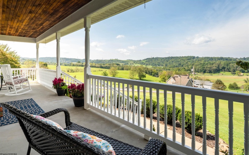 15 Franklin Farms Drive, Fairmont, West Virginia 26554, 3 Bedroom Bedrooms, 12 Room Rooms,3 BathroomBathrooms,Single Family Detached,For Sale,Franklin Farms,0,10166875