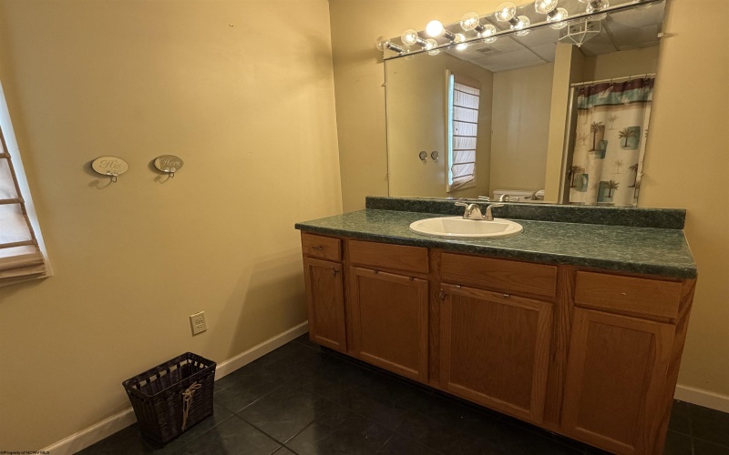 145 Vermont Avenue, Clarksburg, West Virginia 26301, 3 Bedroom Bedrooms, 6 Room Rooms,2 BathroomBathrooms,Single Family Detached,For Sale,Vermont,0,10166892