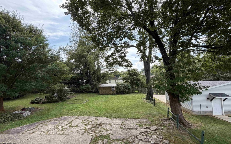 145 Vermont Avenue, Clarksburg, West Virginia 26301, 3 Bedroom Bedrooms, 6 Room Rooms,2 BathroomBathrooms,Single Family Detached,For Sale,Vermont,0,10166892