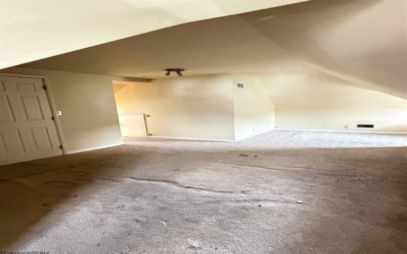 145 Vermont Avenue, Clarksburg, West Virginia 26301, 3 Bedroom Bedrooms, 6 Room Rooms,2 BathroomBathrooms,Single Family Detached,For Sale,Vermont,0,10166892