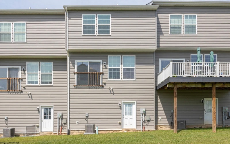 14 Dover Court, Bridgeport, West Virginia 26330, 3 Bedroom Bedrooms, 6 Room Rooms,2 BathroomBathrooms,Single Family Attached,For Sale,Dover,0,10166896