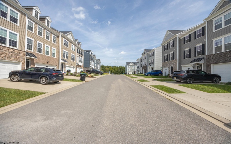 14 Dover Court, Bridgeport, West Virginia 26330, 3 Bedroom Bedrooms, 6 Room Rooms,2 BathroomBathrooms,Single Family Attached,For Sale,Dover,0,10166896