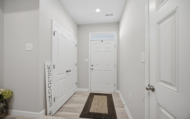 14 Dover Court, Bridgeport, West Virginia 26330, 3 Bedroom Bedrooms, 6 Room Rooms,2 BathroomBathrooms,Single Family Attached,For Sale,Dover,0,10166896