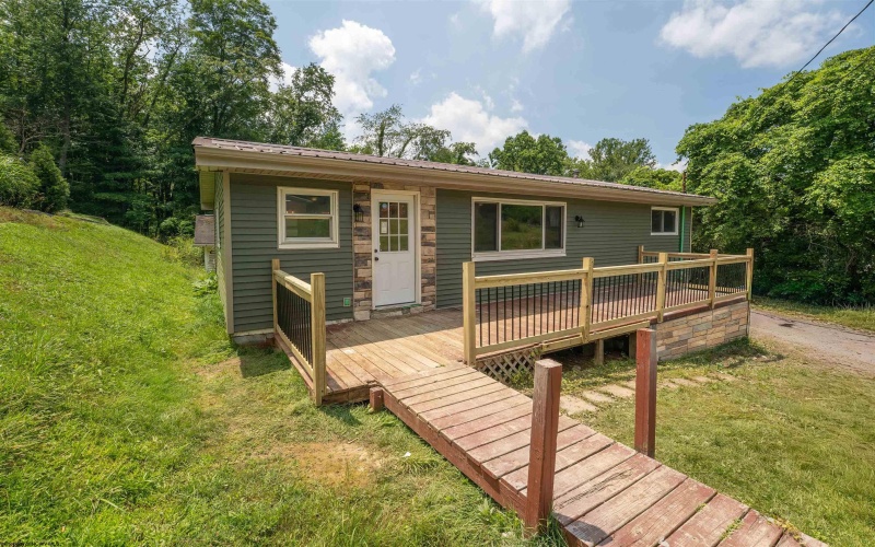 2334 School House Road, Fairmont, West Virginia 26554, 3 Bedroom Bedrooms, 5 Room Rooms,1 BathroomBathrooms,Residential Rentals,For Rent,School House,0,10166882