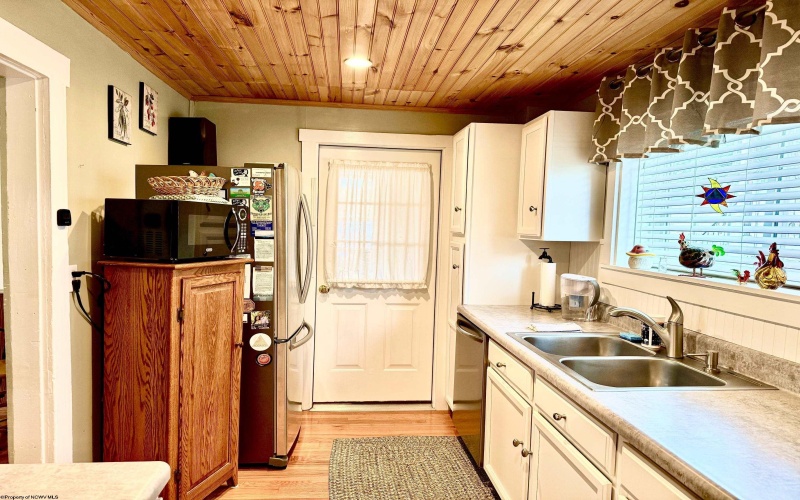 341 Blackwater Avenue, Davis, West Virginia 26260-0000, 2 Bedroom Bedrooms, 7 Room Rooms,1 BathroomBathrooms,Single Family Detached,For Sale,Blackwater,0,10166885