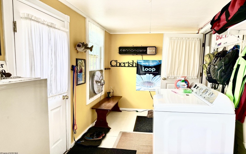 341 Blackwater Avenue, Davis, West Virginia 26260-0000, 2 Bedroom Bedrooms, 7 Room Rooms,1 BathroomBathrooms,Single Family Detached,For Sale,Blackwater,0,10166885
